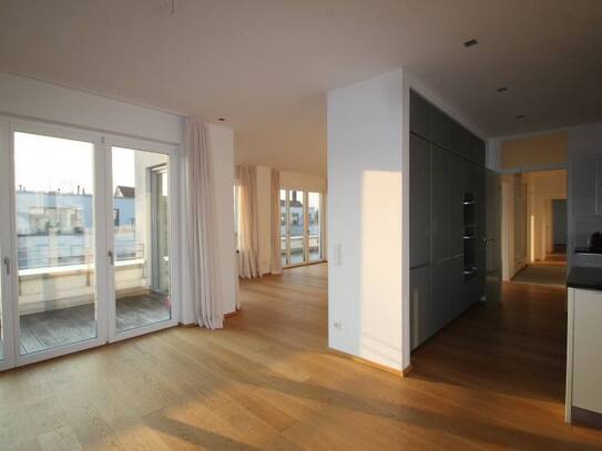 Sonnige Penthouse-Wohnung mit schönem Blick in Schwabing-West