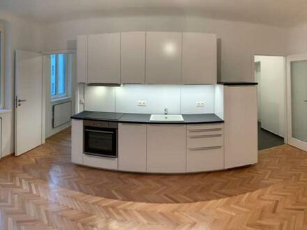 2-Zimmer - Friedrichshain - neu renoviert / Newly renovated 2-Room apartment