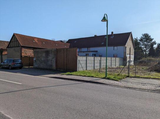 Dorftypisches Bauernhaus mit viel Nebengelass und Garten