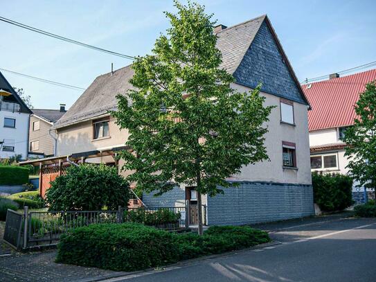 Freistehendes Einfamilienhaus mit Veranda nahe Rennerod!