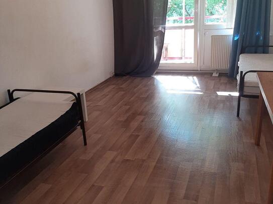 3 Raumwohnung zwei Zimmer zu vermieten 400€ P Zimmer