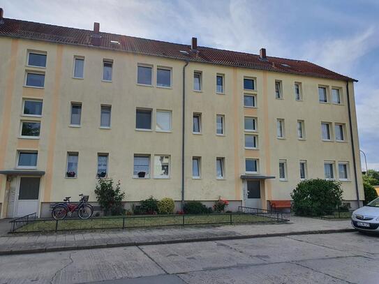 2-Raum Wohnung mit Wannenbad!