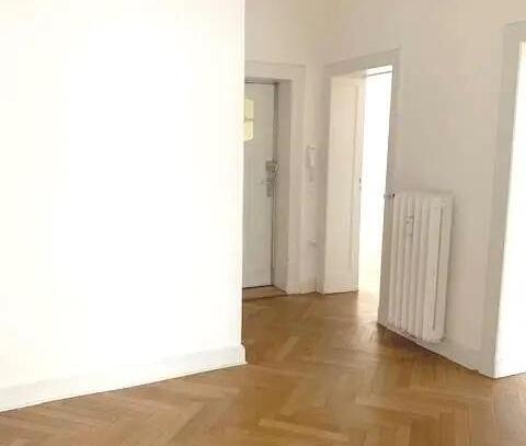 BISMARCKSTR. + großzügige + charaktervolle + 5 Zimmer im 1. OG + Aufzug + Stuck + Parkett ...