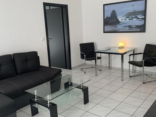 MÖBLIERTE ZWEI-ZIMMER-WOHNUNG - ZENTRAL, RUHIG (ZUM GARTEN GELEGEN) + FRISCH RENOVIERT
