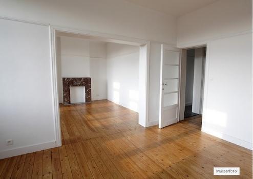 Dachgeschosswohnung in 60439 Frankfurt, Antoninusstr.