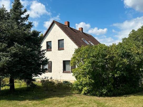 Einfamilienhaus mit Eigentumsgrundstück