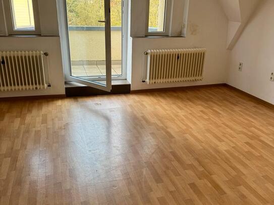 Mehrfamilienhaus 8x + Garagen, Teil NEU, Teil Vollwärmeschutz Neu,