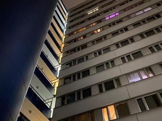 Penthouse: Ruhige, helle, renovierte 2-Zi.-Whg. in Köln-Ehrenfeld