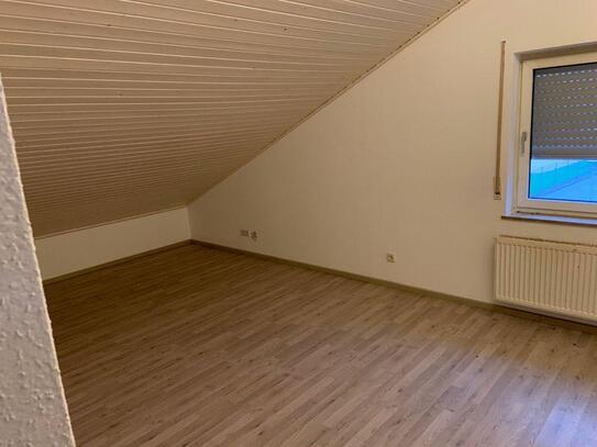 4-ZIMMER DACHGESCHOSSWOHNUNG IN SEITINGEN-OBERFLACHT