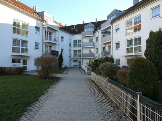 2 Zimmer Wohnung mit Balkon und Tiefgaragenstellplatz