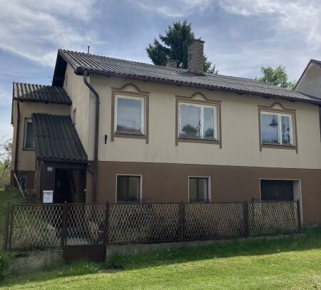 RESERVIERT Haus in Ruhelage zum Sanieren mit großem Garten, Balkon und Garage