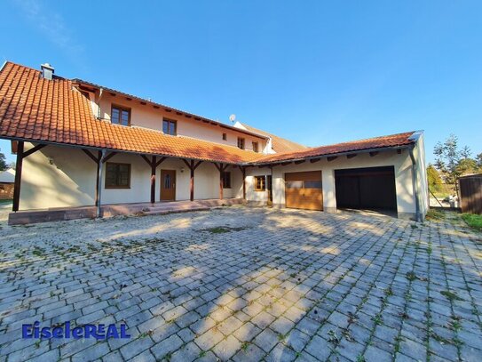 Einfamilienhaus. Familienstützpunkt mit möglichem Zweithaus und Baumhaus.