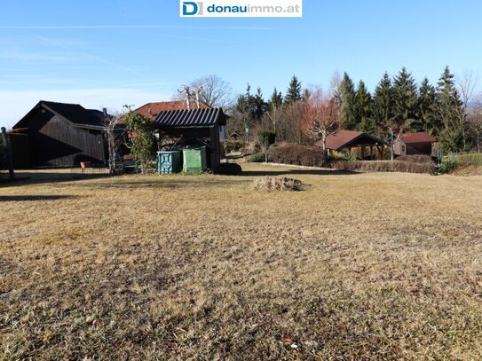 Aufgeschlossenes Baugrundstück auf der Sonnenseite mit Ferienhaus und Gartenhäuschen in Kohfidisch