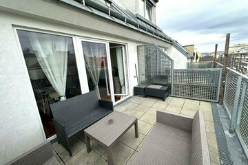 TOPGELEGENHEIT! LORYSTRASSE, vermietetes 37 m2 Dachgeschoss mit 13 m2 Terrasse, Wohnküche, 1 Zimmer, Wannenbad, Garage möglich