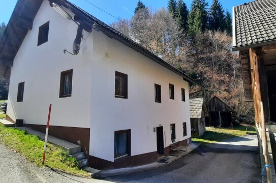 Ehemaliges Bauernhaus mit Nebengebäude zwischen Hermagor und Villach