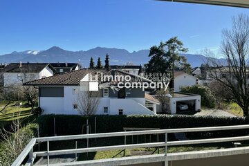 Sehr moderne, hochwertige, barrierefreie Top-Wohnung mit großem Balkon, Tiefgarage, Lift, zentral zum Marktgemeinde-Zentrum "Blauer Platz", Lustenau, toller Fernblick auf die Berge!