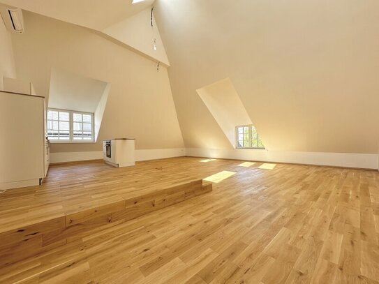 DG-Wohnung I Erstbezug nach Neubau I Wohnen direkt am Rathausplatz Klosterneuburg I Balkon mit Blick in die Weinberge I…