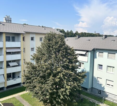 Moderne Wohnung mit Loggia, Einbauküche und Stellplatz für 179.000,00 €!