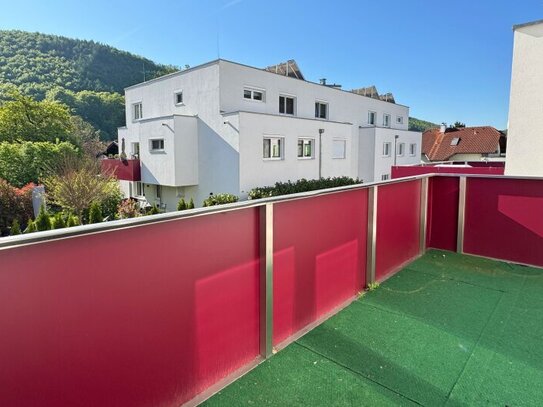 Modernes Wohnhighlight im Grünen: 3-Zimmer mit Garten-Balkon und 2 Garagenplätzen