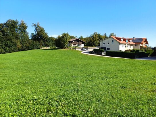 Großvolumiges Baugrundstück im Grünen