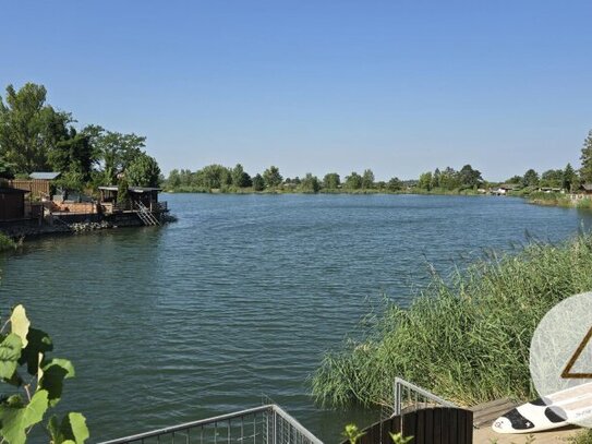 Ihr persönliches Paradies am See - charmantes Superädifikat!