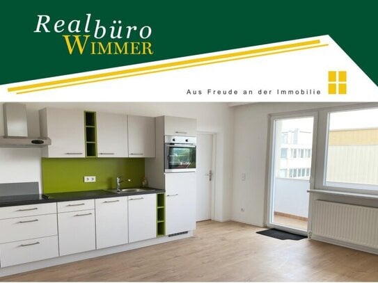 Sehr helle 4-Zimmer-Wohnung mit Loggia