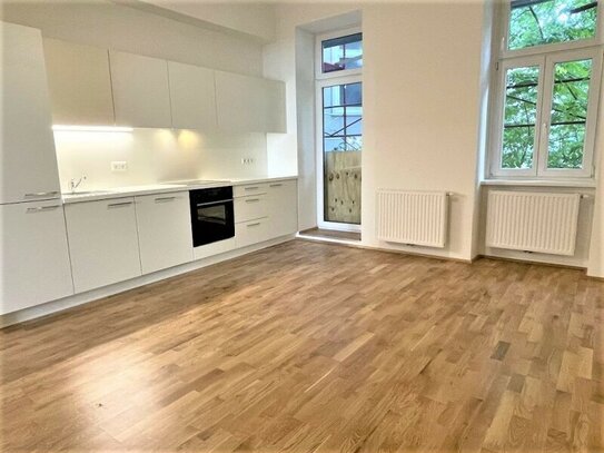 SCHMELZ-NÄHE, 98 m2 Altbau mit 7 m2 Balkon, 3 Zimmer, Wohnküche, WG-geeignet, Parketten, Ruhelage, Holochergasse