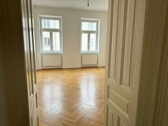 Charmante 3-Zimmer-Altbauwohnung mit Balkonzubau nahe Meiselmarkt / U3 Johnstraße (WG-tauglich)!