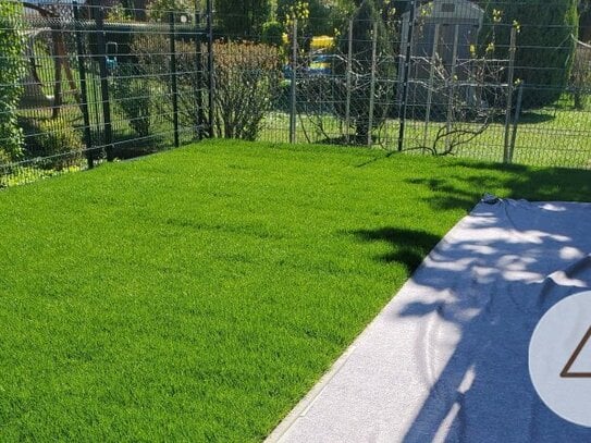 Großzügige Gartenwohnung, KFZ Garagenplatz, Klimaanlage, Terrassen