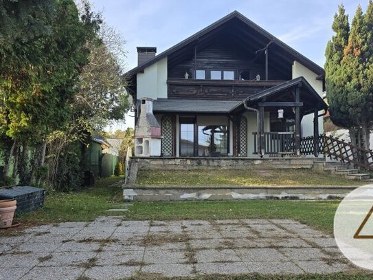 Endlich Platz - Einfamilienhaus mit Carport und Garage