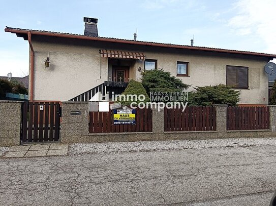 Bungalow mit Garten, Terrasse, Garage und geräumigem Keller