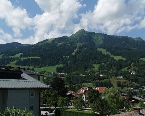 Bad Hofgastein: Maisonettewohnung mit drei Balkonen und Weitblick!