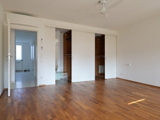 Exklusive Dachgeschoßmaisonette in Top-Lage mit 2 Terrassen und hochwertiger Ausstattung in 1180 Wien - Jetzt zugreifen!