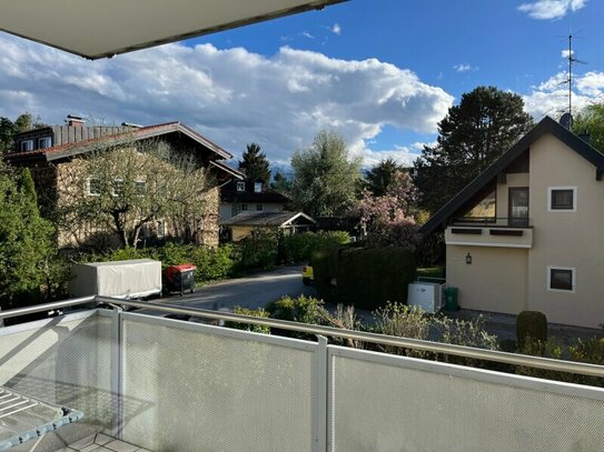 Wunderschöne, helle und ruhige 2 Zi-Wohnung mit Balkon zu vermieten