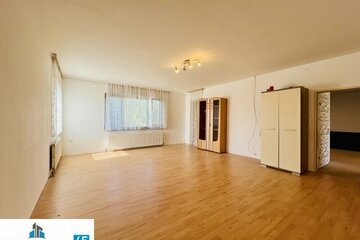 Einfamilienhaus mit viel Potential - Garage - 270 m² Nutzfläche - 2.440 m² Grundstück