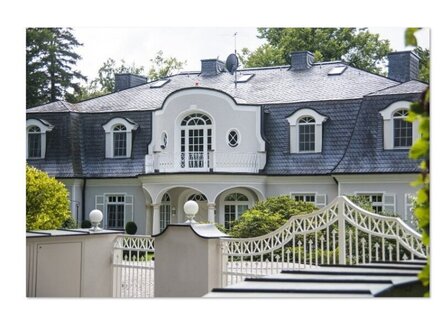 Geschichtsträchtige Villa in Ober St. Veit