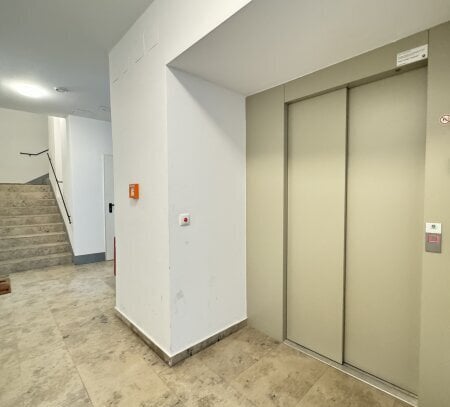 Stilvolle Altbauwohnung mit Lift – Unbefristet vermietet