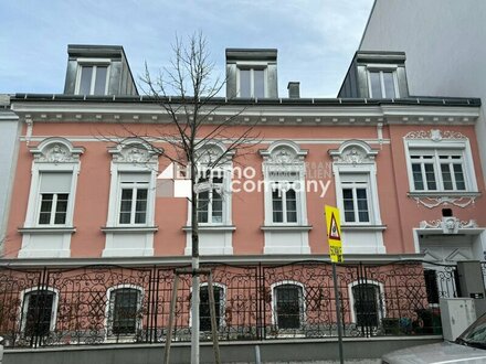 Herrliches Zinshaus mit schönem Innenhof und Garten