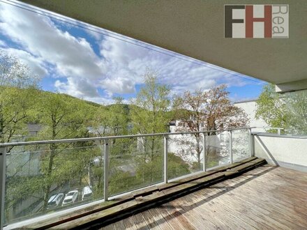 Zentrumsnahe, helle 3 Zimmer Wohnung mit Südterrasse und Fernblick! Indoorpool und Sauna! Verlassenschaftsverwertung!
