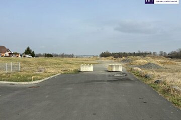 ++ LAGE, LAGE ++ GEWERBEGRUNDSTÜCK an der A9 AUTOBAHNABFAHRT bzw. -AUFFAHRT ST. VEIT VOGAU ++ TEILUNG MÖGLICH ++ BD KG 0,2 - 1,0