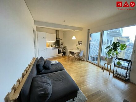 Wohnung mit großem Balkon in den Innenhof ab Juni verfügbar!