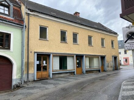 Renovierungsbedürftiges Wohn- und Geschäftshaus in Schrems