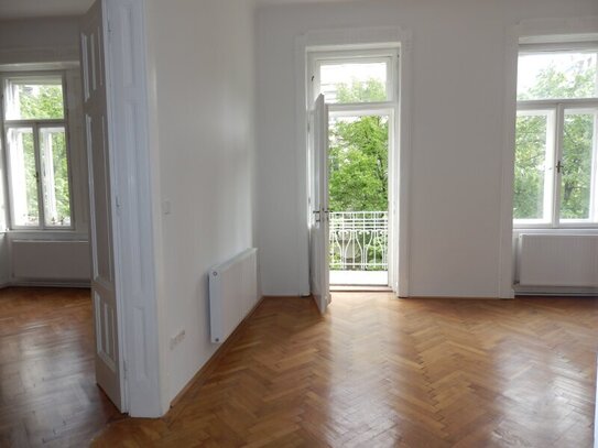 Wunderbare 3,5 Zimmer Balkon-Wohnung mit einzigartigem Altbauflair !!