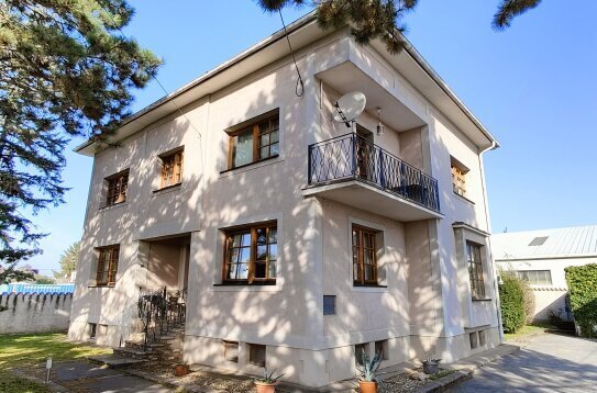 Wien 22 - Breitenlee: Haus auf 821 m² Eigengrund mit Garage