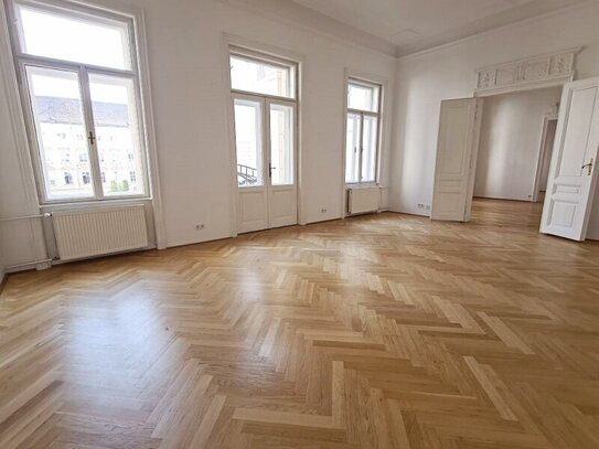 TOPGEPFLEGTE 133 m2 ALTBAU, 3 Zimmer, Extraküche, 2 Loggia, Wannenbad, Parketten, 1. Liftstock, U1-Nähe, Möllwaldplatz