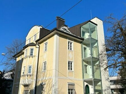 RIEDENBURG: Exklusive, romantische 3,5-Zimmer-Altbau-Wohnung mit Traumausblicken, Balkon und Terrasse