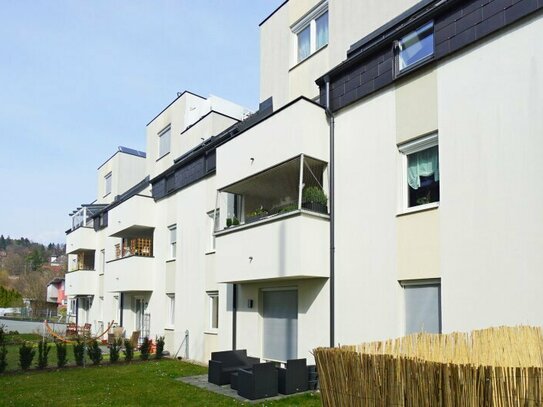 Moderne Wohnung mit Balkon und Tiefgarage im Pressbaumer Zentrum mit Praxis- oder Büroeignung