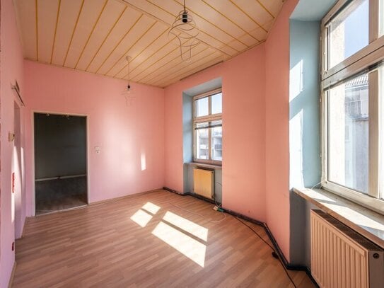 ++NEU++ 2 Zimmer Altbauwohnung - großes Umbaupotenzial.