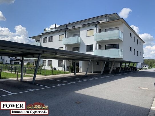 Neuwertige 3-Zimmer Wohnung mit großen Balkon & Carport!