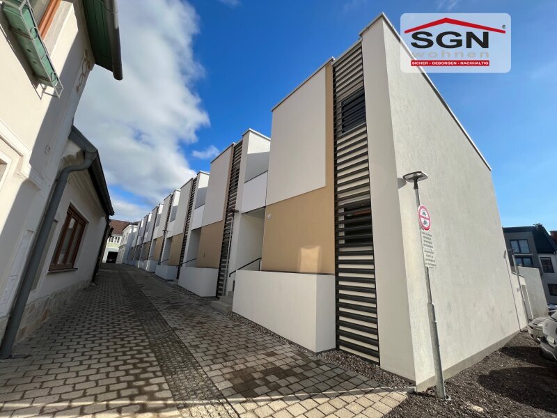                                                               4 Zimmer (Stadt-)Reihenhaus in Neunkirchen mit 2 Garagenstellpl&auml;tze -"Wohnen mi&hellip;                                                       in Neunkirchen (Weiden in der Oberpfalz)